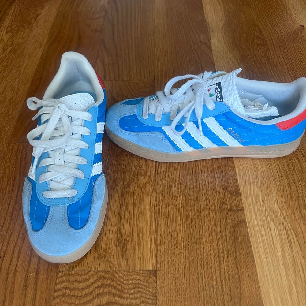 Adidas Gazelle Sneakers in blue pinstripe men’s 6